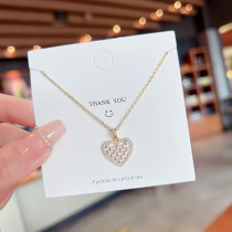 Collar con colgante de diamante artificial con incrustaciones de acero de titanio en forma de corazón de estilo simple