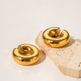 1 par de orejeras chapadas en oro de 18 quilates de acero inoxidable con forma de C