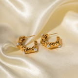 1 par de pendientes chapados en oro de 18 quilates con perlas artificiales de acero inoxidable con incrustaciones en forma de C estilo IG