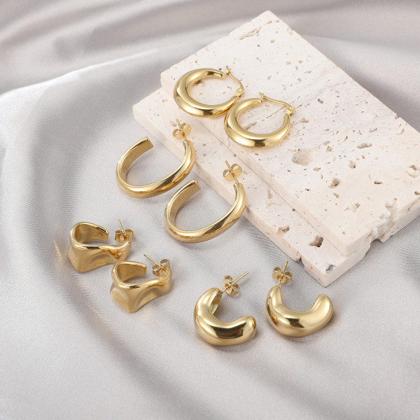 1 par de pendientes chapados en oro de 18 quilates de acero inoxidable chapado en forma de C estilo clásico Retro