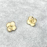 1 par de pendientes de concha de acero inoxidable con pétalos de flores dulces