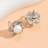 Pendientes de perlas artificiales con incrustaciones de acero inoxidable y flores a la moda, 1 par