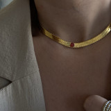 Collar chapado en oro de 18 quilates con incrustaciones de acero de titanio geométrico de estilo simple retro