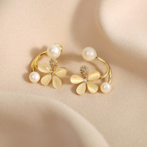 1 par de pendientes de circón con perlas artificiales de acero inoxidable con incrustaciones de flores de estilo sencillo y dulce