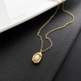 Elegantes collares geométricos de perlas con revestimiento de acero de titanio