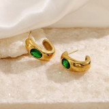 1 par de aretes chapados en oro de 18K con incrustaciones de circonita y revestimiento de acero inoxidable en forma de C Retro