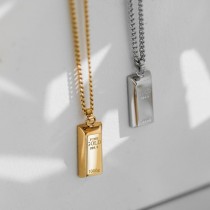 Collar con colgante chapado en oro de 18 quilates con revestimiento de acero de titanio y rectángulo de letra de estilo simple