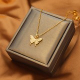 Collar con colgante de diamante artificial con incrustaciones de acero de titanio y mariposa en forma de corazón a la moda, 1 pieza