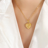 Collar con colgante chapado en oro de 18 quilates con revestimiento de acero de titanio en forma de corazón informal de Lolita