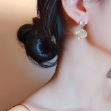 Pendientes colgantes de circonita con incrustaciones de acero inoxidable Sweet Square de 1 pieza