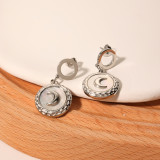 1 par de pendientes colgantes chapados en plata con concha de acero inoxidable con incrustaciones de luna de estilo moderno y elegante