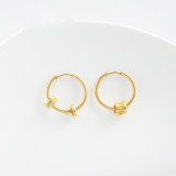 Hebillas de oreja de circón con microincrustaciones de acero y titanio de moda