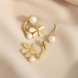 1 par de pendientes de circón con perlas artificiales de acero inoxidable con incrustaciones de flores de estilo sencillo y dulce