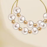 1 par de elegantes pendientes redondos chapados en oro con perlas artificiales de acero inoxidable chapados en oro