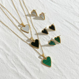 Collar verde de malaquita en forma de corazón con cadena de clavícula de acero de titanio simple