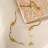 Collar chapado en oro de 18 quilates con revestimiento de acero de titanio y mariposa elegante