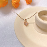 Chapado en oro real Diseño exquisito Collar inteligente de acero de titanio Cadena de clavícula de lujo ligera con incrustaciones finas de alta calidad para mujer