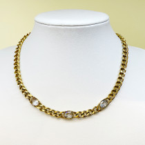 Collar chapado en oro de circón con incrustaciones de pulido de acero inoxidable ovalado de estilo sencillo