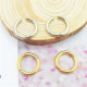 1 par de pendientes de aro de acero inoxidable chapados redondos de estilo simple