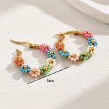 1 par de pendientes de aro chapados en oro de 18 quilates de plástico y acero inoxidable con revestimiento de flores para vacaciones