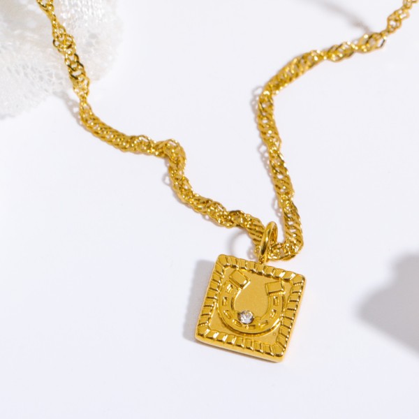 Collar pendiente plateado oro titanio geométrico del acero 18K del estilo simple casual a granel