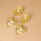 Pendientes retro de perlas artificiales asimétricas de acero inoxidable con flor de vieira, 1 par