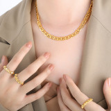 Collar chapado en oro de 18 quilates con revestimiento de acero de titanio de color sólido con nariz de cerdo estilo barroco hip-hop