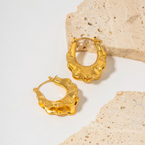 1 par de aretes de aro chapados en oro de 18 quilates con revestimiento de acero inoxidable irregular en forma de U de estilo moderno