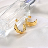 1 par de aretes hechos a mano románticos en forma de C con revestimiento de rayas laterales de acero inoxidable grueso chapado en oro de 18 quilates