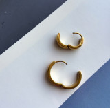 Pendientes pequeños minimalistas con hebilla en la oreja, chapados en acero de titanio, oro de 18 quilates