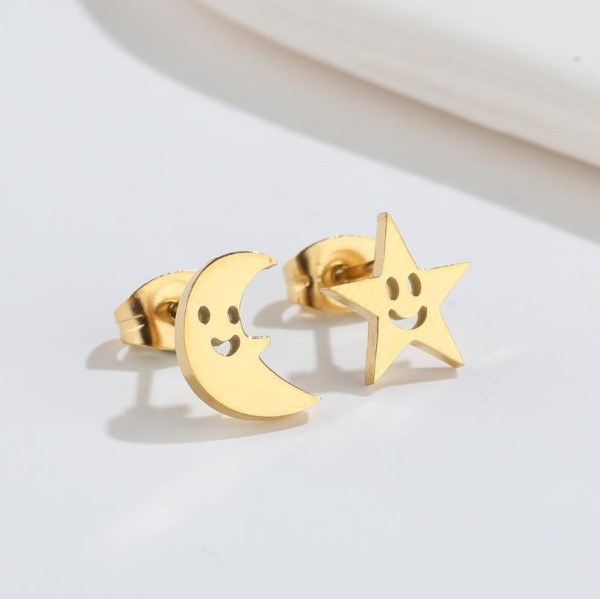 1 par de aretes de acero inoxidable con forma de estrella y luna de estilo simple