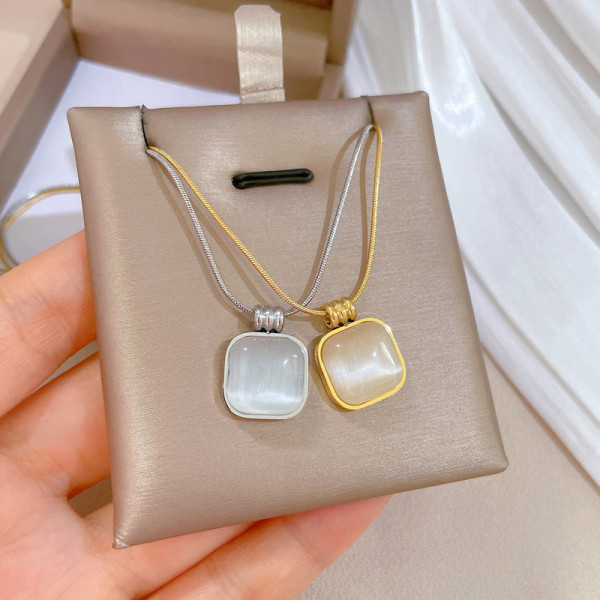 Collar con colgante de ópalo con incrustaciones de acero de titanio cuadrado geométrico elegante para mujer