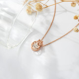 Collar con colgante chapado en oro rosa con circonita y incrustaciones de acero inoxidable con corona de estilo simple informal