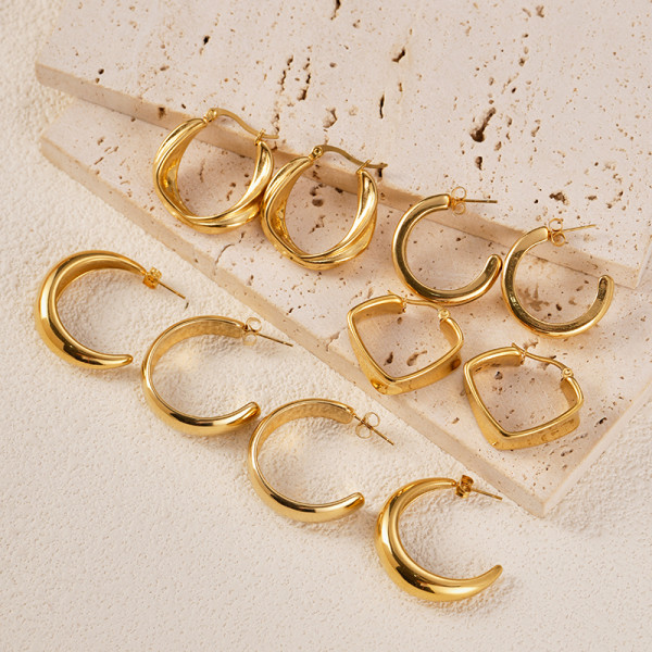1 par de pendientes chapados en oro de acero inoxidable chapado en forma de C estilo Simple de vacaciones
