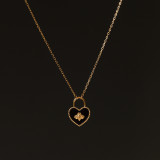 Cadena de clavícula con collar de oro de 18 quilates chapado en acero de titanio negro con candado de corazón de abeja