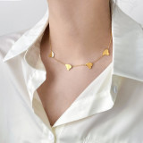 Collar chapado en oro de titanio con revestimiento de acero de color sólido con forma de corazón de estilo simple