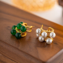1 par de pendientes de perlas de piedras preciosas artificiales con incrustaciones huecas chapadas en acero inoxidable en forma de C Retro