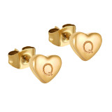 1 par de pendientes chapados en oro de 18 quilates de acero inoxidable con forma de corazón y letras de estilo sencillo