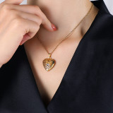 Collar de acero de titanio con joyería de pareja femenina de cristal en forma de corazón