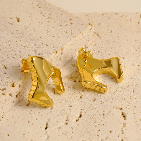 1 par de aretes chapados en oro de acero inoxidable con revestimiento irregular de estilo simple