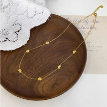 Collar chapado en oro de 18 quilates con revestimiento de acero de titanio en forma de corazón de estilo simple y elegante