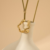 1 par de pendientes chapados en oro de acero inoxidable con revestimiento de serpiente de estilo clásico