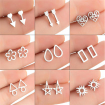 1 par de aretes chapados en acero inoxidable con diseño de sol de estilo simple