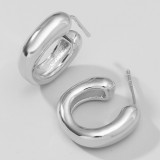 1 par de elegantes pendientes de acero de titanio en forma de U