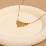 Collar con colgante chapado en oro de 18 quilates con revestimiento de acero inoxidable y borla sectorial de estilo clásico retro