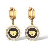 1 par de pendientes chapados en oro de 18 quilates con incrustaciones de acero de titanio y circonitas de estilo sencillo
