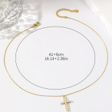 Collar con colgante chapado en oro de 18 quilates con incrustaciones de perlas artificiales cruzadas de estilo moderno básico