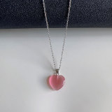Collar con colgante de cadena de acero y titanio con ópalo en forma de corazón de estilo simple