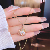 Venta al por mayor dulce estilo Simple estrella flor Shell titanio acero perlas artificiales collar con colgante de circón