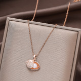 Collar de circón de perlas artificiales de diamante de acero titanio de concha de estilo simple de moda